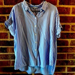 Beach Lunch Lounge Collection blue and white short sleeve shirt size large